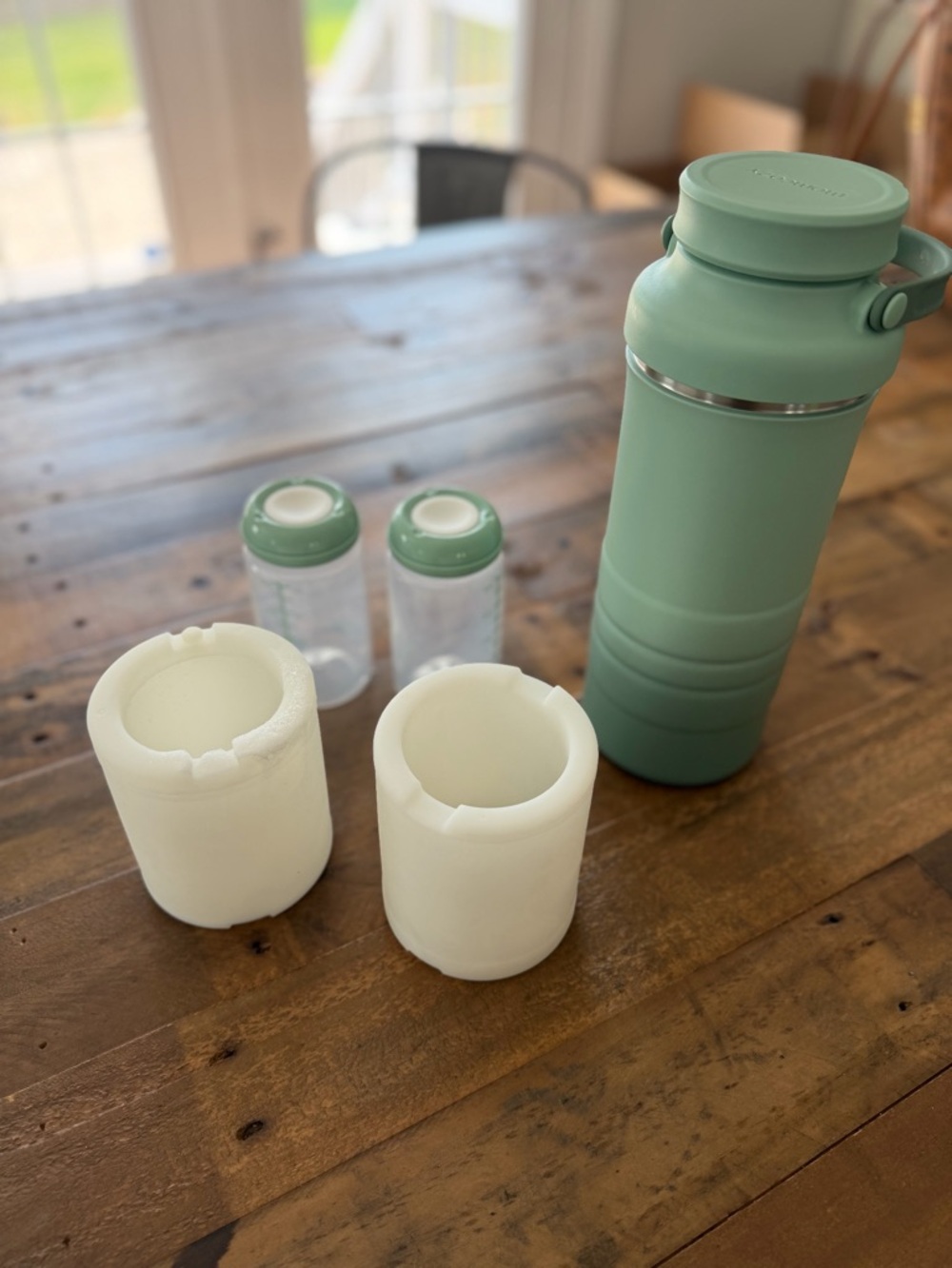 Momcozy 22oz Portable Breast Milk Cooler - Picture 3 of 6